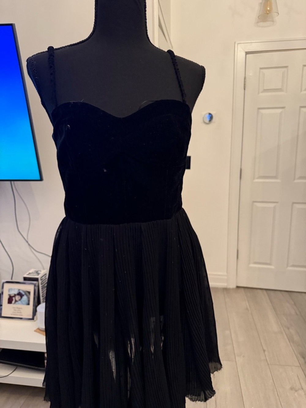 Elegant Black Velvet & Pleated Chiffon Sweetheart Dress